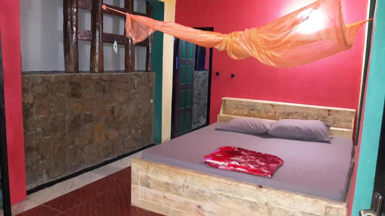 Liberta Homestay ตุกตุก ภายนอก รูปภาพ