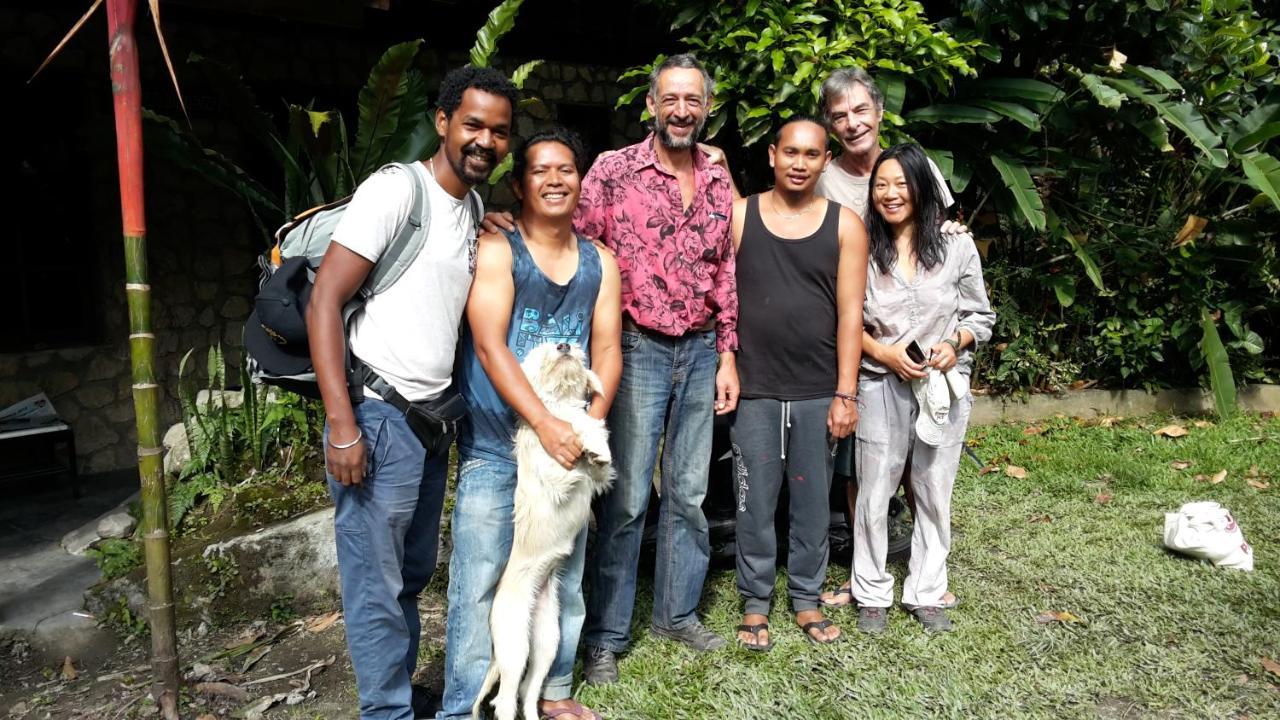 Liberta Homestay ตุกตุก ภายนอก รูปภาพ