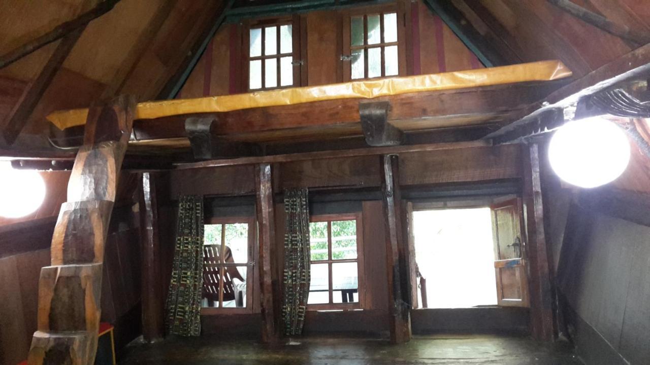 Liberta Homestay ตุกตุก ภายนอก รูปภาพ
