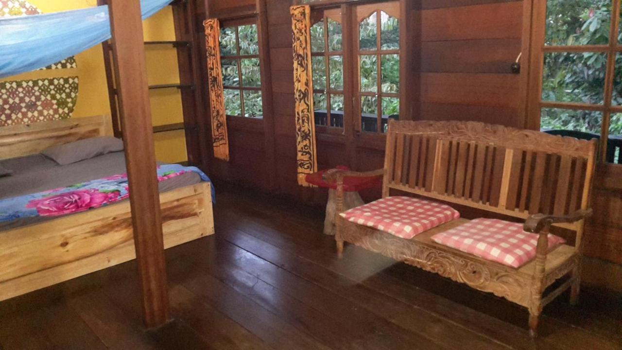 Liberta Homestay ตุกตุก ภายนอก รูปภาพ