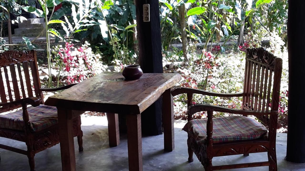 Liberta Homestay ตุกตุก ภายนอก รูปภาพ