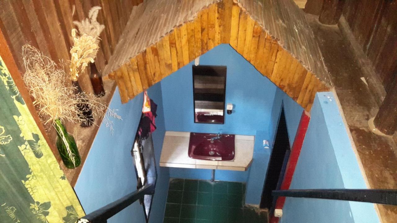 Liberta Homestay ตุกตุก ภายนอก รูปภาพ