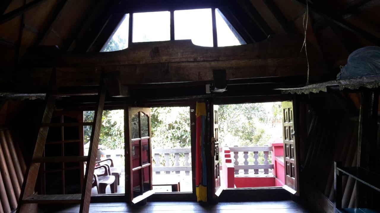 Liberta Homestay ตุกตุก ภายนอก รูปภาพ