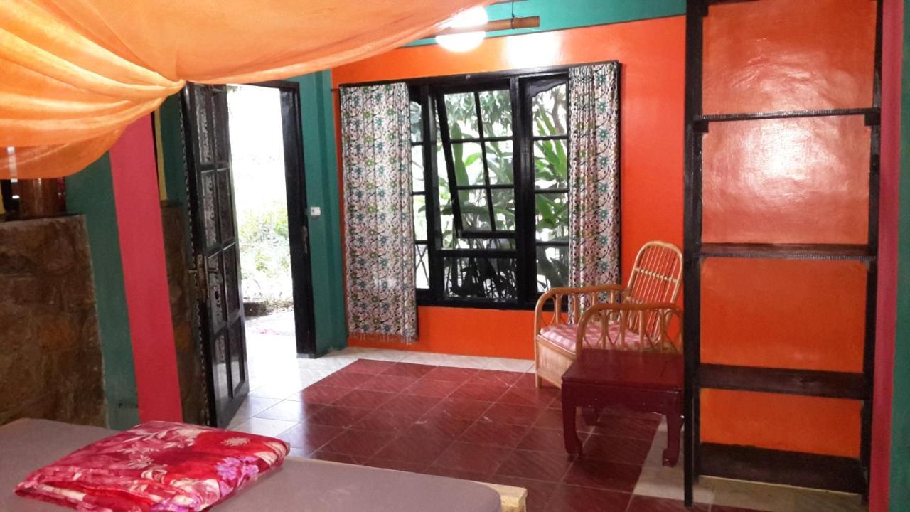 Liberta Homestay ตุกตุก ภายนอก รูปภาพ